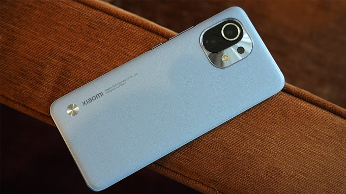Xiaomi Mi 11 có chi phí sản xuất ngang với iPhone 12, nhưng giá bán rẻ hơn rất nhiều