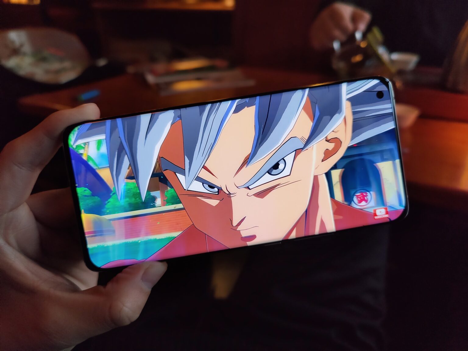 Bộ ba Xiaomi Mi 11, iPhone 12 Pro Max và Galaxy Note 20 Ultra đọ dáng