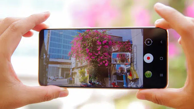 Phần mềm cũng hỗ trợ không ít đến camera Galaxy S21