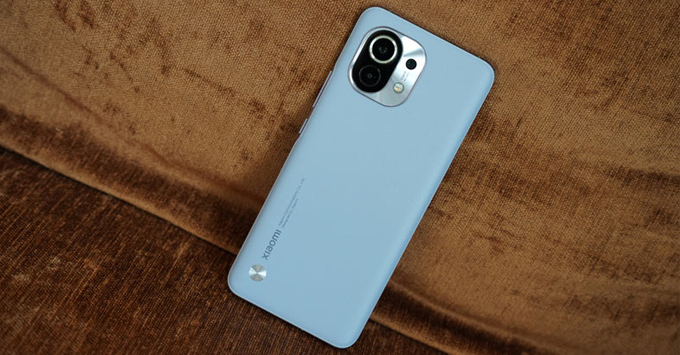 So sánh iPhone 12 và Xiaomi Mi 11: Đâu là flagship đáng mua nhất?