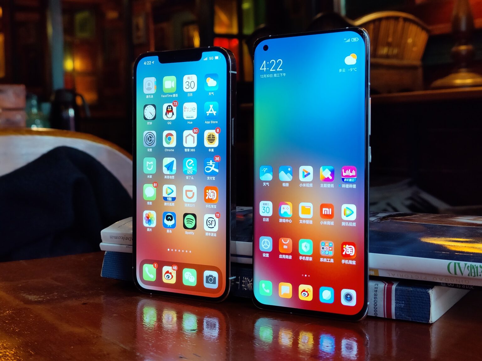 Bộ ba Xiaomi Mi 11, iPhone 12 Pro Max và Galaxy Note 20 Ultra đọ dáng