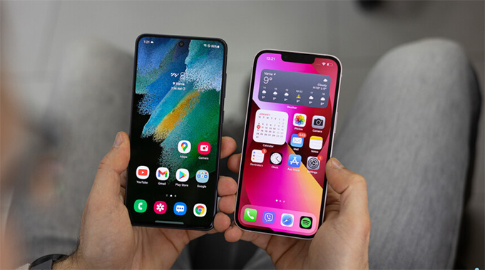 so sánh màn hình iPhone 13 và Galaxy S21 FE