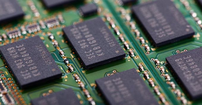 Điện thoại RAM 16GB chơi game tốt không?