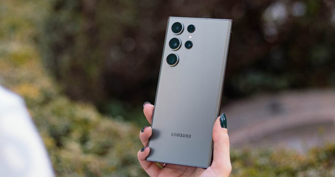 Đánh giá Galaxy S24 Ultra về thiết kế camera