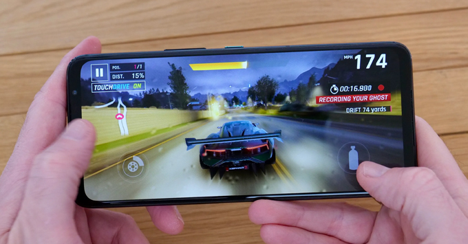 Top điện thoại RAM 16GB chơi game Asus Rog 7