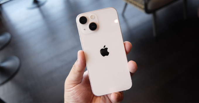 Năm 2024 hợp tuổi nào? và nên mua iPhone 13 mini màu hồng