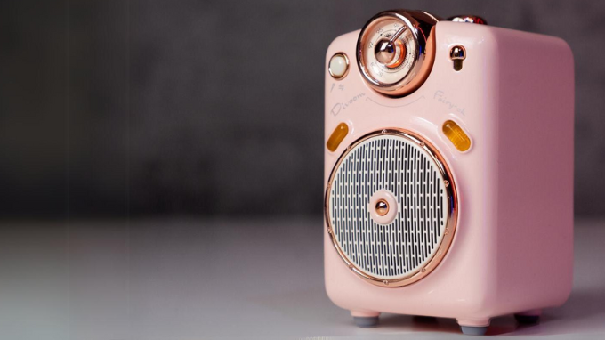 Trải nghiệm karaoke trên loa Bluetooth Karaoke mini Divoom Fairy-OK