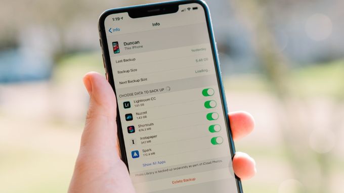 Vì sao nên xóa iPhone từ xa?