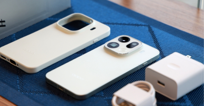 Pin và sạc Xiaomi 17 Ultra vs OPPO Find X9 Pro sử dụng được bao lâu và nạp lại có nhanh không?