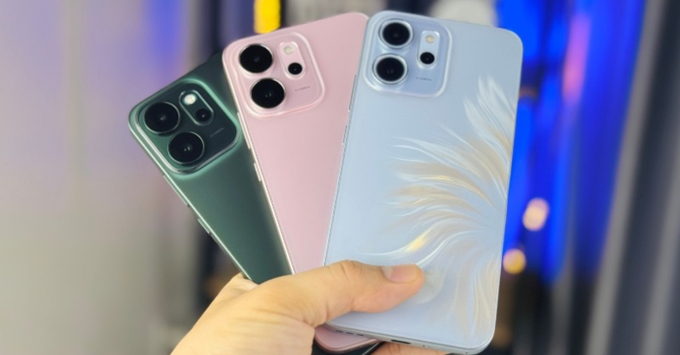 Thiết kế OPPO Reno14 F 5G siêu mỏng nhẹ với họa tiết mặt lưng đuôi cá độc đáo.