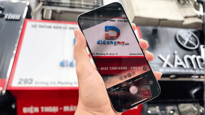 iPhone 15 Pro Max cũ với camera zoom 5x và quay Dolby Vision