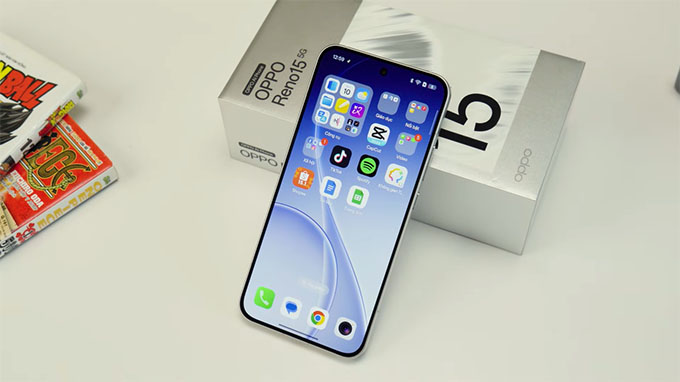 OPPO Reno15 vượt trội về thông số kỹ thuật, máy có màn hình AMOLED 6.59 inch