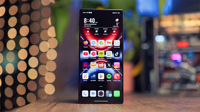 Màn hình 144Hz, độ sáng tối đa 1.800 nits