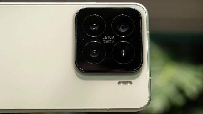 Nên chọn mua Oppo Reno 15 hay Xiaomi 15