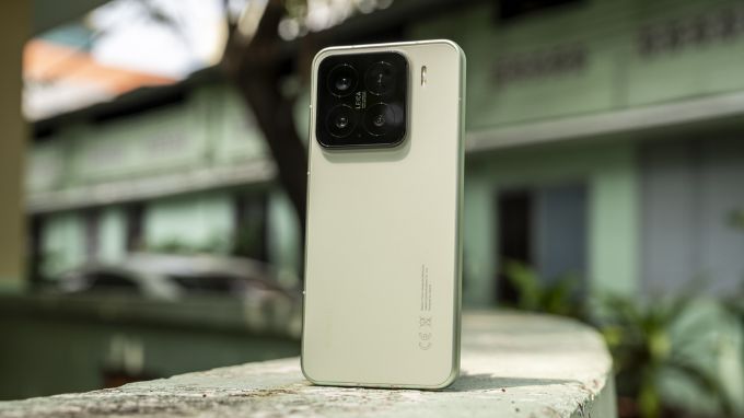 Thiết kể của Oppo Reno 15 và Xiaomi 15