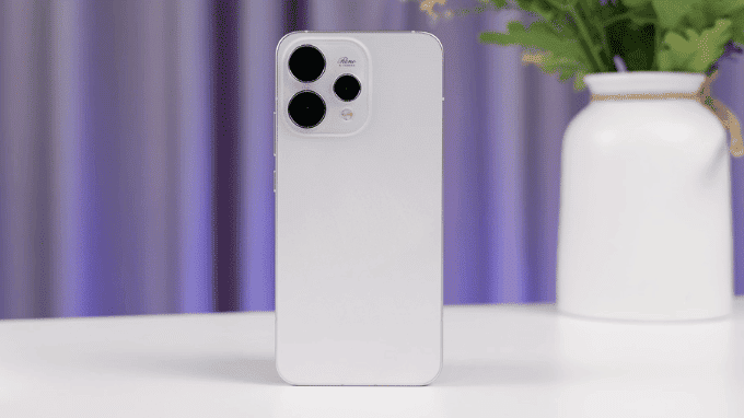 Oppo Reno15 mỏng nhẹ với thiết kế trẻ trung hiện đại