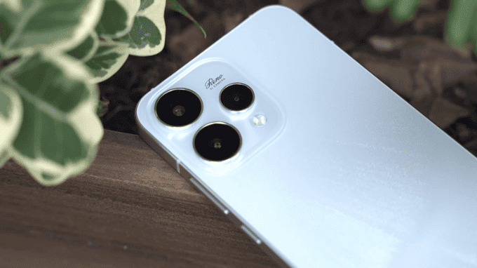 Oppo Reno15 với bộ ba camera 50MP-50MP-8MP và selfie 50MP