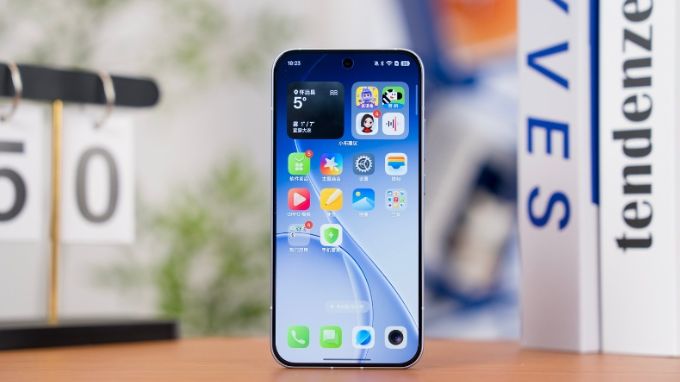 OPPO Reno15 F sở hữu viên pin dung lượng lớn 7000 mAh