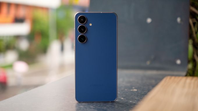 Google Pixel 10a và Samsung Galaxy S25 FE có chất lượng tốt