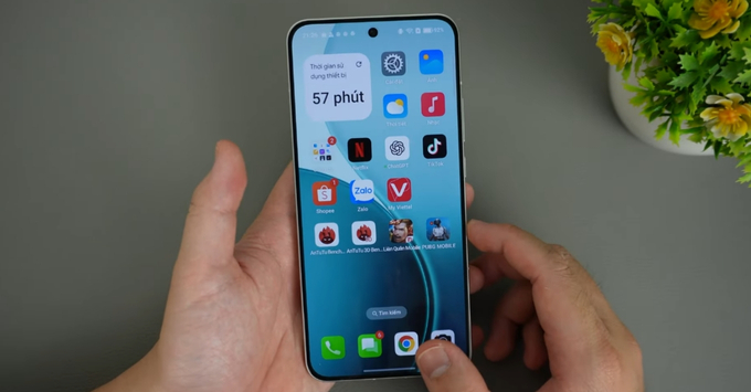 Màn hình Oppo Reno14 Pro AMOLED sắc nét, tần số quét cao cho trải nghiệm mượt mà