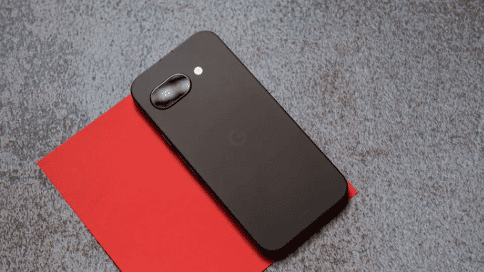 Thiết kế Pixel 9a với ngôn ngữ flat design tối giản