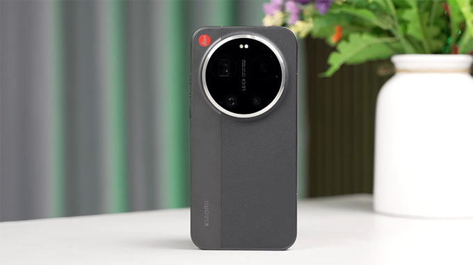 Xiaomi 17 Ultra cũ vẫn thể hiện rõ triết lý thiết kế của dòng Ultra 