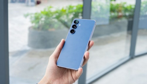 Google Pixel 10a và Samsung Galaxy S25 FE: Lựa chọn nào tốt hơn trong năm 2026?