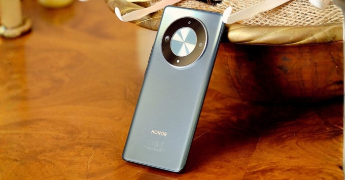 Honor Magic 6 Lite thuộc Top điện thoại chip Snapdragon 6 Gen 1 mạnh mẽ trong năm 2026