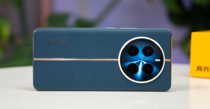 Realme 12 Pro 5G thuộc Top điện thoại chip Snapdragon 6 Gen 1 mạnh mẽ trong năm 2026