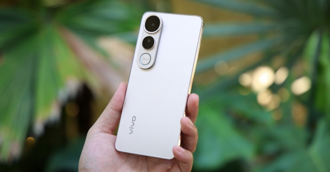 Vivo V50 Lite 5G là Top điện thoại Vivo tốt thất 2025