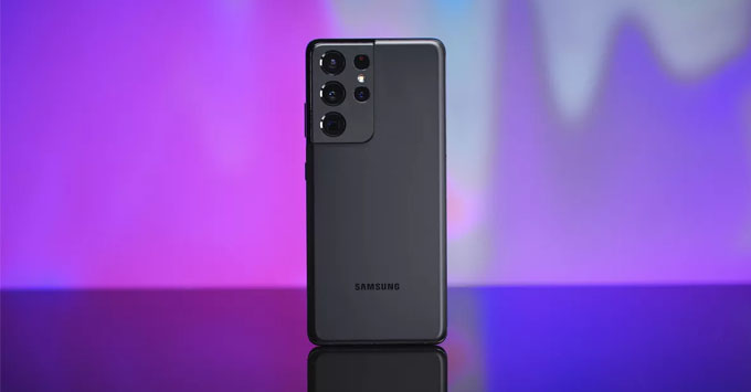 Camera Galaxy S21 Ultra gây choáng với khả năng chụp ảnh mặt trăng huyền ảo