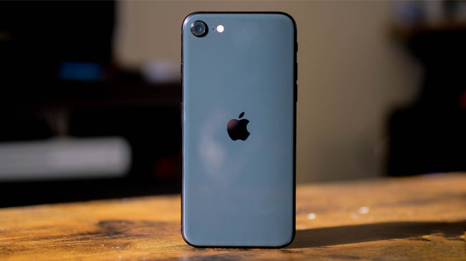 Tiếp đến vào tháng 4 công ty cũng đã giới thiệu iPhone SE 2020.