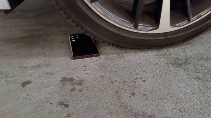 Kiểm tra độ bền Galaxy S22 Ultra 5G với nhiều thử thách khắc nghiệt