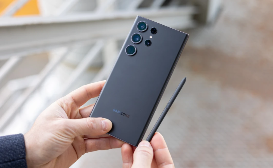 ChatGPT cho rằng bút S-Pen là thiết bị hữu ích cho điện thoại Galaxy S23 Ultra.