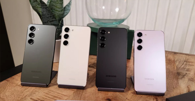 Galaxy S23 so với Pixel 6a về thiết kế