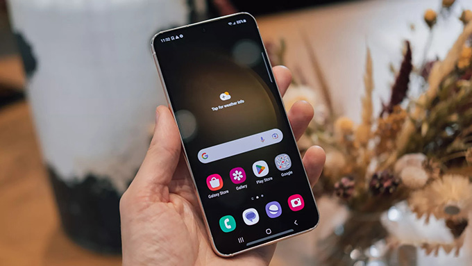 Độ sáng được tăng thêm 450 nits lên thành 1750 nits