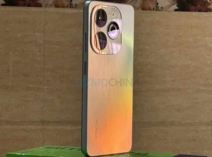 Đánh giá Infinix Smart 8: Mẫu điện thoại giá rẻ với thiết kế ấn tượng và màn hình Infinix thời thượng