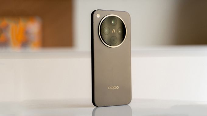 Galaxy S25 hay Oppo Find X8 camera