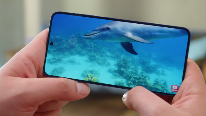 Galaxy S25 cùng công nghệ nhưng thua về kích thước