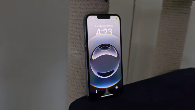 Màn hình iPhone 16e tiên tiến, bắt kịp thời đại