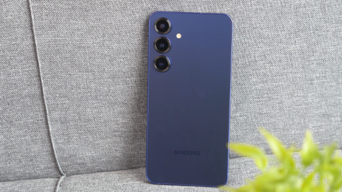 Ngoại hình Galaxy S25 CTY