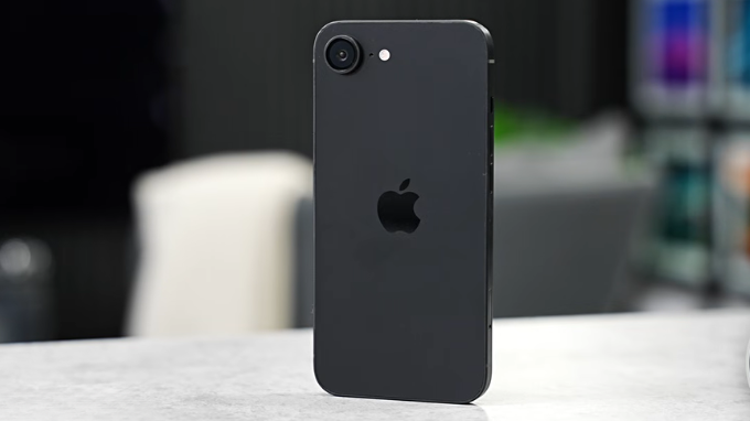 iPhone 16e duy trì phong cách thiết kế thanh lịch đặc trưng