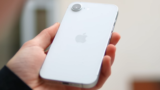 Thiết kế iPhone 16e thực dụng mà sang trọng