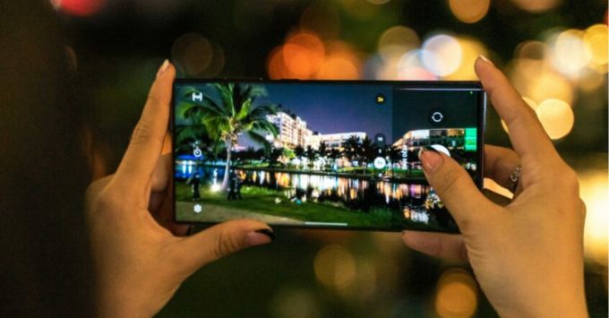 Bí quyết chụp ảnh tết trên Samsung bằng cách Chế độ Ban đêm (Nightography) cho pháo hoa và dạo phố
