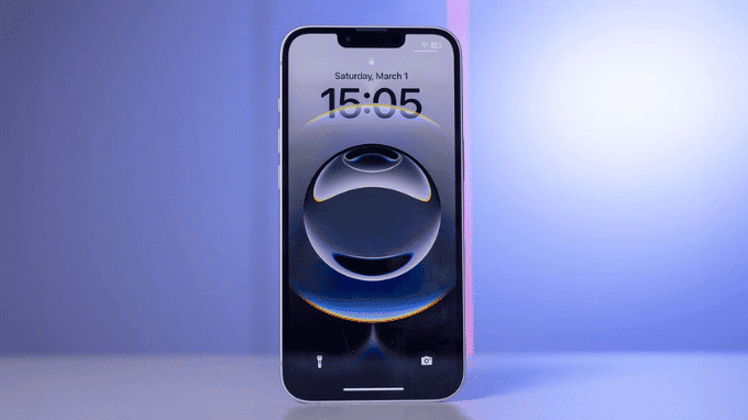 Màn hình OLED iPhone 17e dự kiến sắc nét với tai thỏ truyền thống