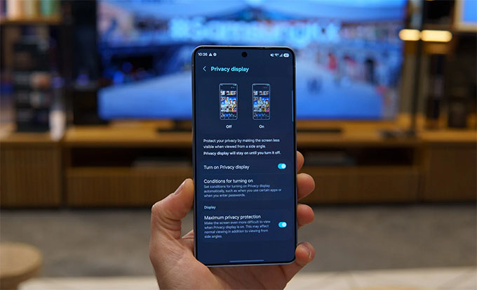 Samsung Galaxy S26 Ultra và iPhone 17 Pro Max đều có màn hình 6,9 inch