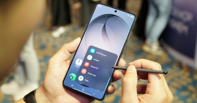 Màn hình Samsung Galaxy S26 AMOLED 6.7 inch hiển thị sắc nét