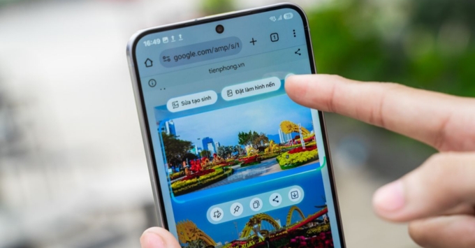 Mô phỏng tính năng AI Photo Assist trên Samsung S26 Plus đang tự động xóa vật thể thừa khỏi bức ảnh một cách thông minh.