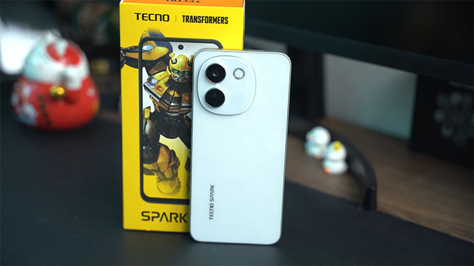 Tecno Spark 30 5G lựa chọn hướng đi khác biệt với cụm camera tròn