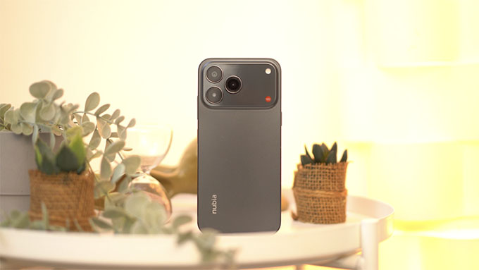 Thiết kế mỏng nhẹ ấn tượng, lấy cảm hứng từ iPhone